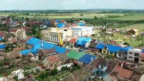 Mimořádné pořady ČT24 - Ničivé tornádo na jižní Moravě