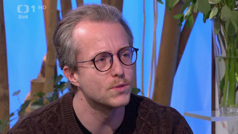 Sama doma - 27. března