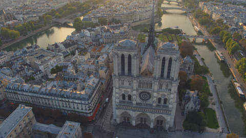 Starobylé stavby - 4/6 Notre-Dame, nejslavnější katedrála světa