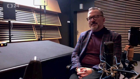 Background ČT24 - Petr Vašek