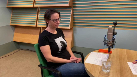 Background ČT24 - Dana Zlatohlávková