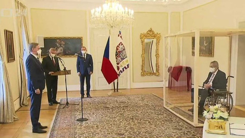 Mimořádné pořady ČT24 - Petr Fiala premiérem