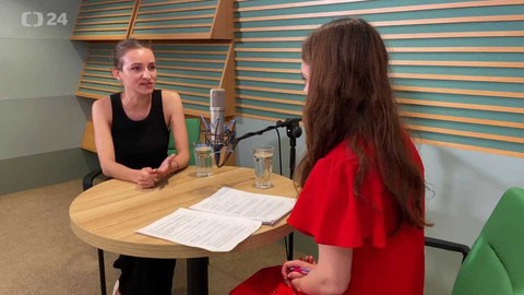 Background ČT24 - Karolína Klinková