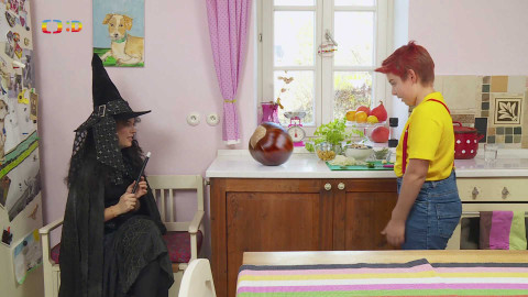 Draci v hrnci - Draci v hrnci - Kaštany malé čarodějnice