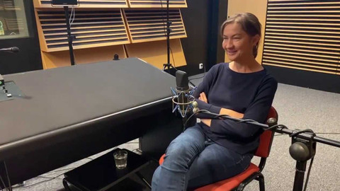 Background ČT24 - Renata Kalenská