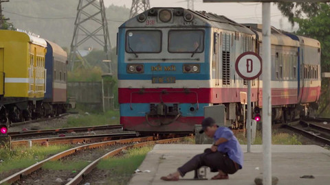 Dobrodružství vědy a techniky - Expres sjednocení - vlakem přes Vietnam