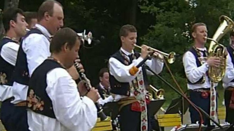 Hraje vám... / Zveme vás... - Dechovka ve Strážnici