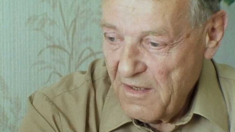 Archiv D - Mistr sedí doma