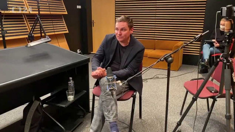 Background ČT24 - Václav Dolejší