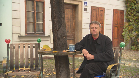 Cesty víry - Novinář v klerice