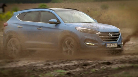 Auto Moto Revue - Malý a velký Mercedes W116 „Džejár"