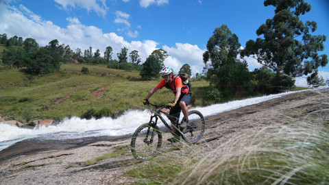 Světem na kole - 4/8 Eswatini, královstvím jeskynních maleb