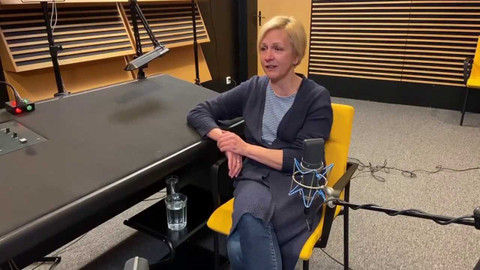 Background ČT24 - Petra Flanderková