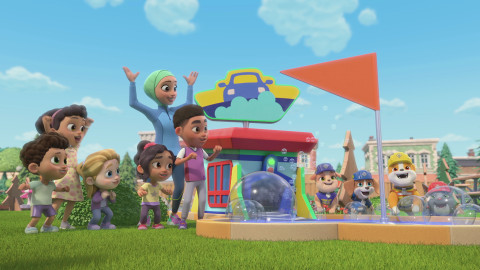 Rubble a jeho parta - Parta staví hřiště na minigolf/Parta staví motýlí zahradu