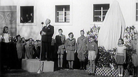 Archiv ČT24 - Symboly doby