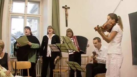 Cesty víry - Postavit chrám z lidí