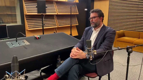 Background ČT24 - Erik Tabery