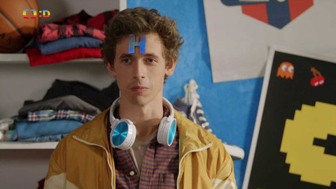 Alenka v říši GIFů - 2/13 Digitál - padouch nebo hrdina