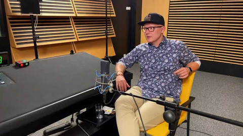 Background ČT24 - Tomáš Drahoňovský