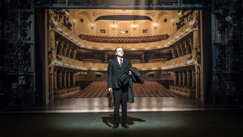 Dobru, pravdě, kráse - 3/6 Věc Frejka (1942–1950)