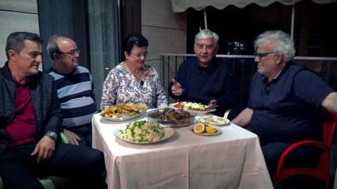 Vůně kuchyně s Miroslavem Donutilem - 2/7 Vůně albánské kuchyně s Miroslavem Donutilem