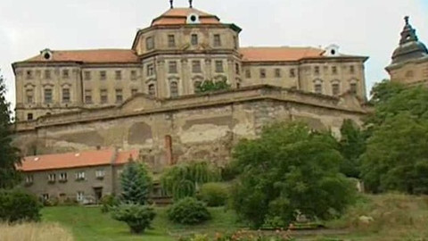 Památky na prodej - Zámek Pohled