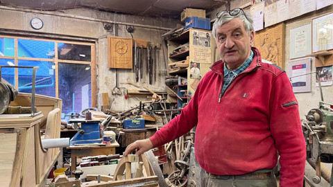 Lidé na hranici - 11/12 Jede forman dolinou