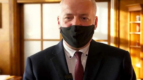 90’ ČT24 - Nakažených přibývá - opatření se zpřísní