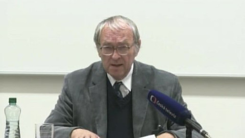 Univerzita Karlova on-line - Restaurace kapitalismu jako eticky konfliktní institucionální změna 2