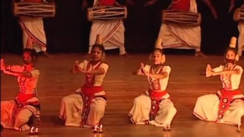 Dětská encyklopedie světa - 14/21 Tanec