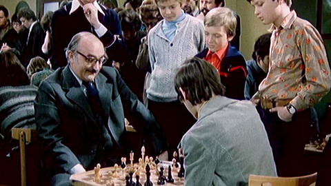 Dnes v jednom domě - 8/9 Obtíže sicilské obrany