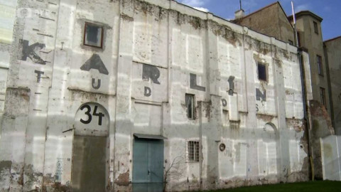 Artmix - Karlin Studios – Adios