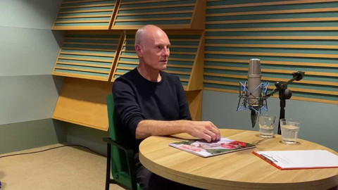 Background ČT24 - Petr Vizina