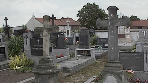 Archiv dne - 16. červenec 1998: Okradení mrtví