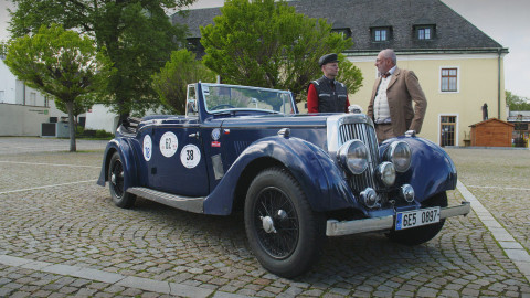 Klenoty s vůní benzínu - 2/9 Britské vozy