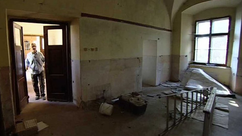 Památky na prodej - Zámek Červené Janovice