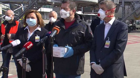 90’ ČT24 - Karanténa – ekonomika v potížích