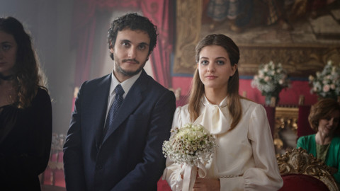 Geniální přítelkyně III: Příběh těch, co odcházejí, a těch, kteří zůstanou - 4/8 Studená válka