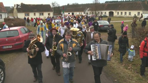 Folklorika - Doma na vesnici