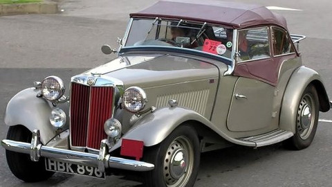 Auto Moto Revue - 11. listopadu 2006