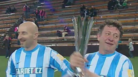 Fotbal - Vánoční turnaj fotbalových internacionálů 2011