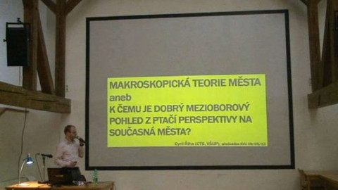 Středy na AVU - Cyril Říha: K čemu je dobrý mezioborový pohled z ptačí perspektivy na současná města?