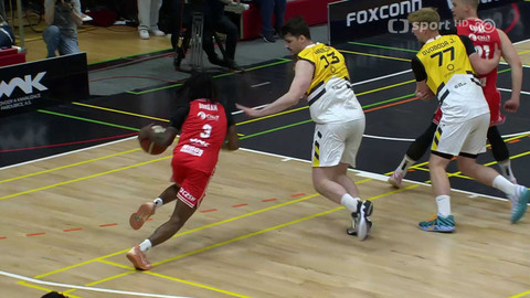 Maxa NBL - BK KVIS Pardubice - Sršni Photomate Písek