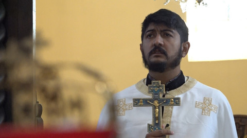 Cesty víry - Sám ve městě