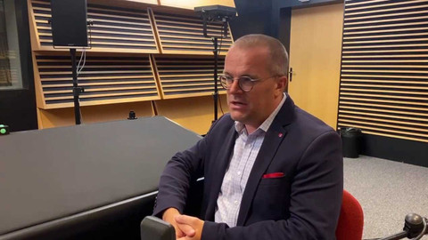 Background ČT24 - Josef Pazderka