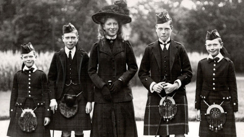 Windsorové v soukromí - 2/3 Rodina na prvním místě