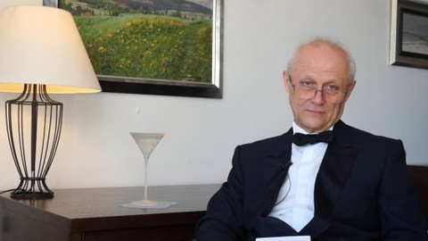 Svět Jamese Bonda očima barmanské legendy - 8. Žít a nechat zemřít