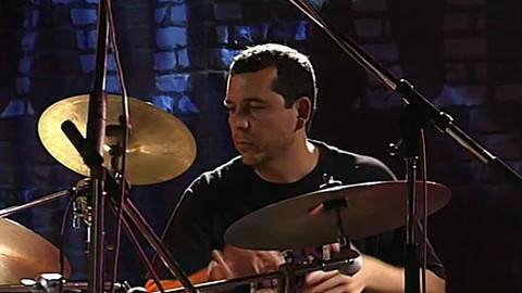 Mezi proudy / Crescendo - Paradox Trio