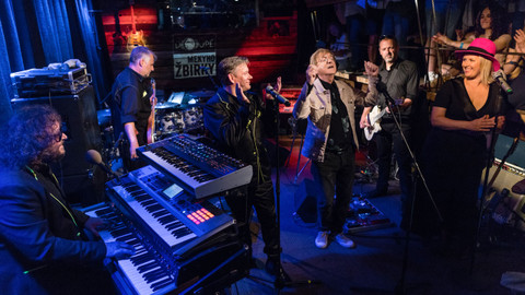 Doupě Mekyho Žbirky - 1/10 Miroslav Donutil a Matěj Ruppert & Roman Holý