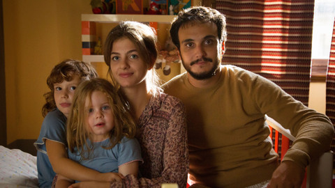 Geniální přítelkyně III: Příběh těch, co odcházejí, a těch, kteří zůstanou - 8/8 Ti, co odcházejí, ti, co zůstávají